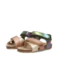 Sandalias con tiras de cuero marrón claro, acentos en crema y rosa, suela de corcho y una tira iridiscente multicolor.