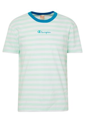 Kortærmet hvid T-shirt med lysegrønne vandrette striber, blå rund hals og blå "Champion" logo broderet på brystet.