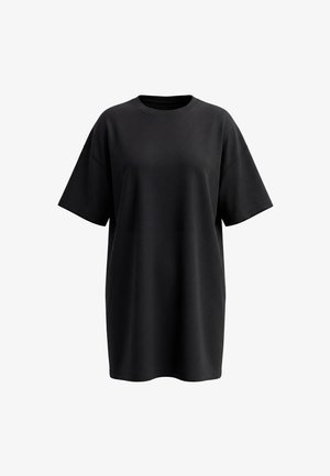 Sort oversized T-shirt-kjole med korte ærmer, rund hals, løs pasform og glat stof vist på hvid baggrund.