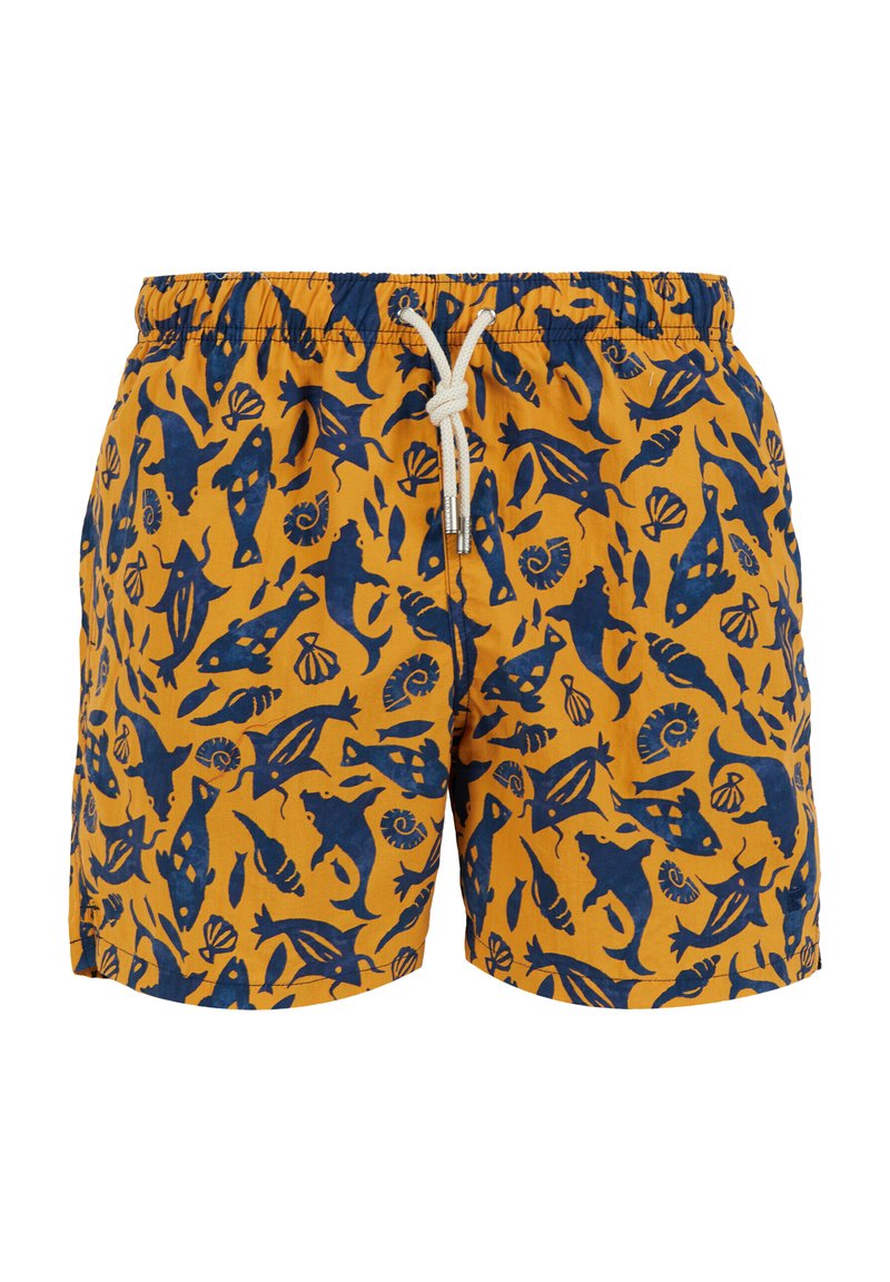Costumi da bagno in tessuto arancione brillante, caratterizzati da un motivo marino blu scuro con pesci, conchiglie e creature marine. Vita elastica con cordoncino.