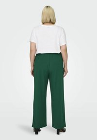 ONLY Carmakoma CARSANIA BUTTON - Hlače - aventurine