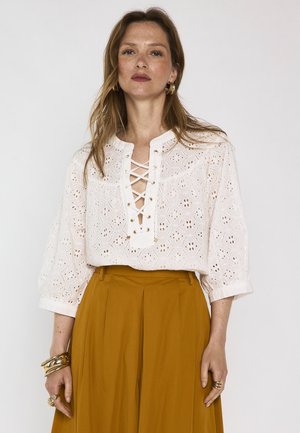 Maison 123, CHEMISIERS DIANE BL BRODERIE - Blouse - ecru
