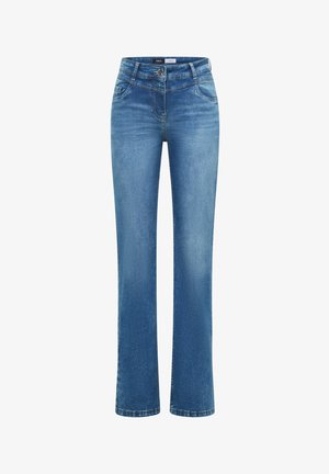 Jean en denim bleu à jambe droite avec poches avant et arrière, passants de ceinture et fermeture à bouton à la taille.