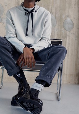 Sweatshirt - grey