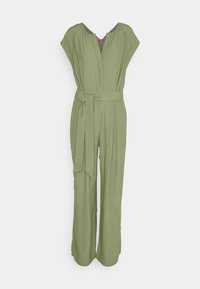 Mono verde oliva con escote en V, mangas cortas y corte holgado. Incluye un cinturón de tela en la cintura y pantalones de pierna ancha.