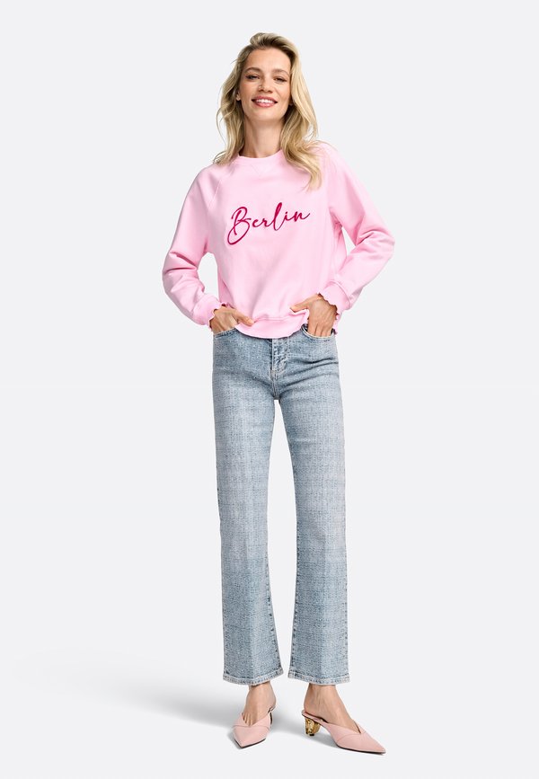 Sweatshirt - strawberry cream