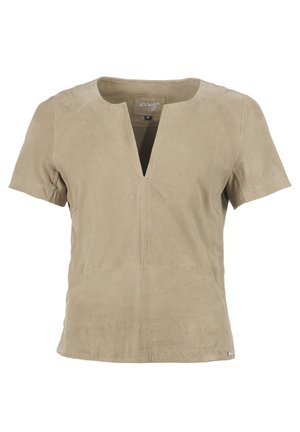 Beige Kurzarmoberteil mit V-Ausschnitt und geradem Schnitt. Hergestellt aus weichem Wildleder, mit sichtbaren Nähten und einem Logotag am Saum.