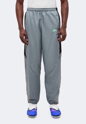 Nike Performance, Долнище на анцуг - cool grey/black/illusion green