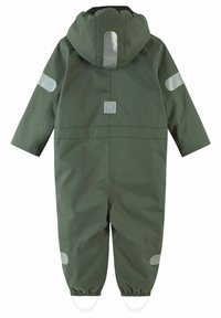 Groene waterdichte overall met capuchon, voorzien van reflecterende strips op de mouwen en zijkanten, elastische manchetten en een vierkante logopatch op de achterkant.