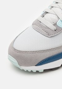 Nike Sportswear AIR MAX 90 - Sneakers - pure platinum/white/court blue