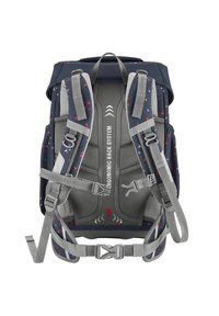 Marine-Rucksack mit grauen Riemen und ergonomischem Rückensystem; verfügt über rote dreieckige Akzente und verstellbare Schnallen für Komfort und Unterstützung.