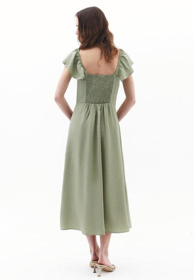 Lipsy PETITE FIT - PREMIUM FLORAL EMBROIDERED BARDOT MIDI PROM DRESS . -  Day dress - green - Zalando