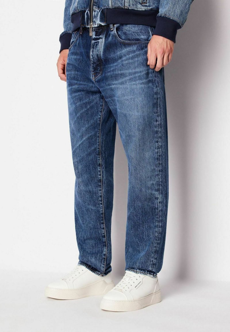 Armani Exchange Jeans Tapered Fit - denim medio scuro