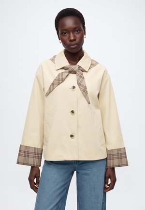 VILA VIAVARA L/S DETAIL JACKET/BFS/SPI - Leichte Jacke - fields of rye detail:check scarf