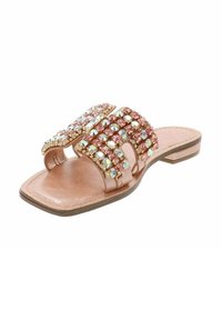 Infradito in oro rosa con suola piatta, caratterizzate da doppie cinghie decorate con strass rosa e iridescenti, finitura in pelle liscia.