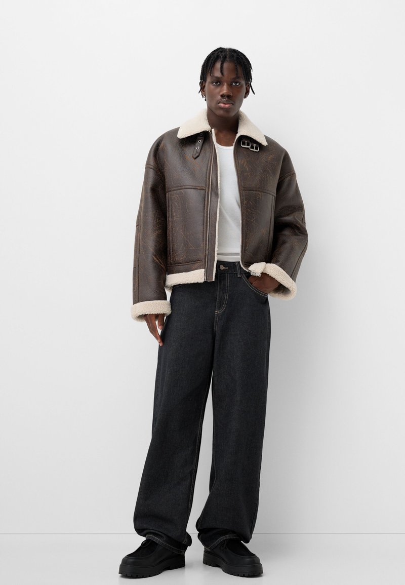 Bershka Imitatieleren jas donkerbruin