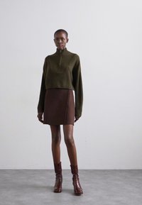 STAUD CROPPED HAMPTON - Neule - sergeant green