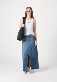 GAP LOGO HALTER - Top - optic white