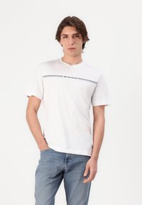 Thumbnail Image 5