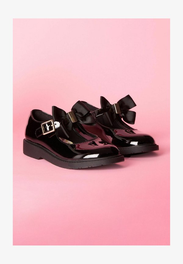 REGULAR FIT – CHUNKY BOW DOLLY SCHOOL – Riemchenballerina