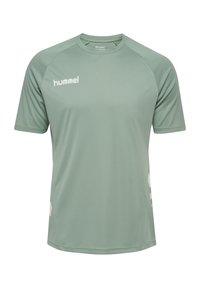 Sport-T-Shirt mit kurzen Ärmeln in gedämpftem Grün mit weißem "hummel"-Logo auf der Brust und weißen Chevron-Streifen an den Seiten.