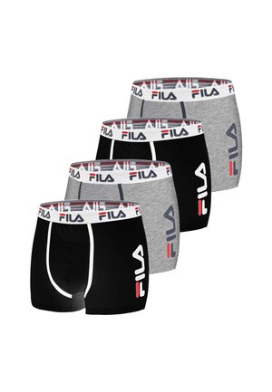Quatre paires de boxers FILA noirs et gris avec des ceintures élastiques blanches arborant le logo FILA en rouge et noir.