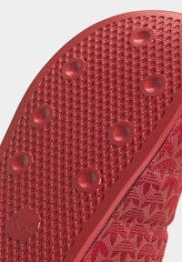 adidas Originals ADILETTE ESSENTIAL W - Pantolette flach - red