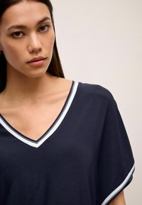 Next V-NECK PETITE - Tricou basic - navy