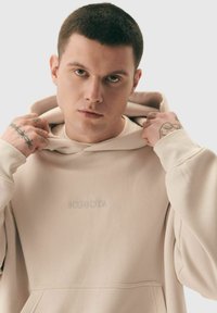 Kubota UNISEX beżowy