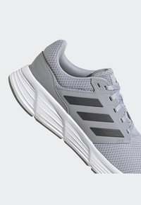 adidas Performance GALAXY 6 M - Zapatillas running asfalto - grau