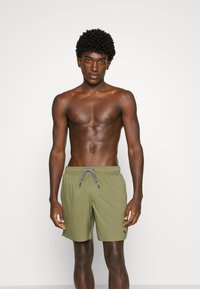 Puma SWIM MEN MEDIUM LENGTH - Calções de banho - moss green