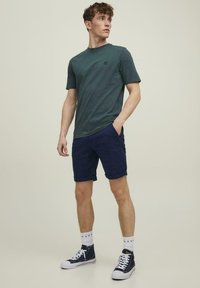 Jack & Jones JPSTDAVE  - Shorts - navy blazer