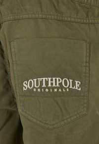Southpole TWILL - Šortky - olive