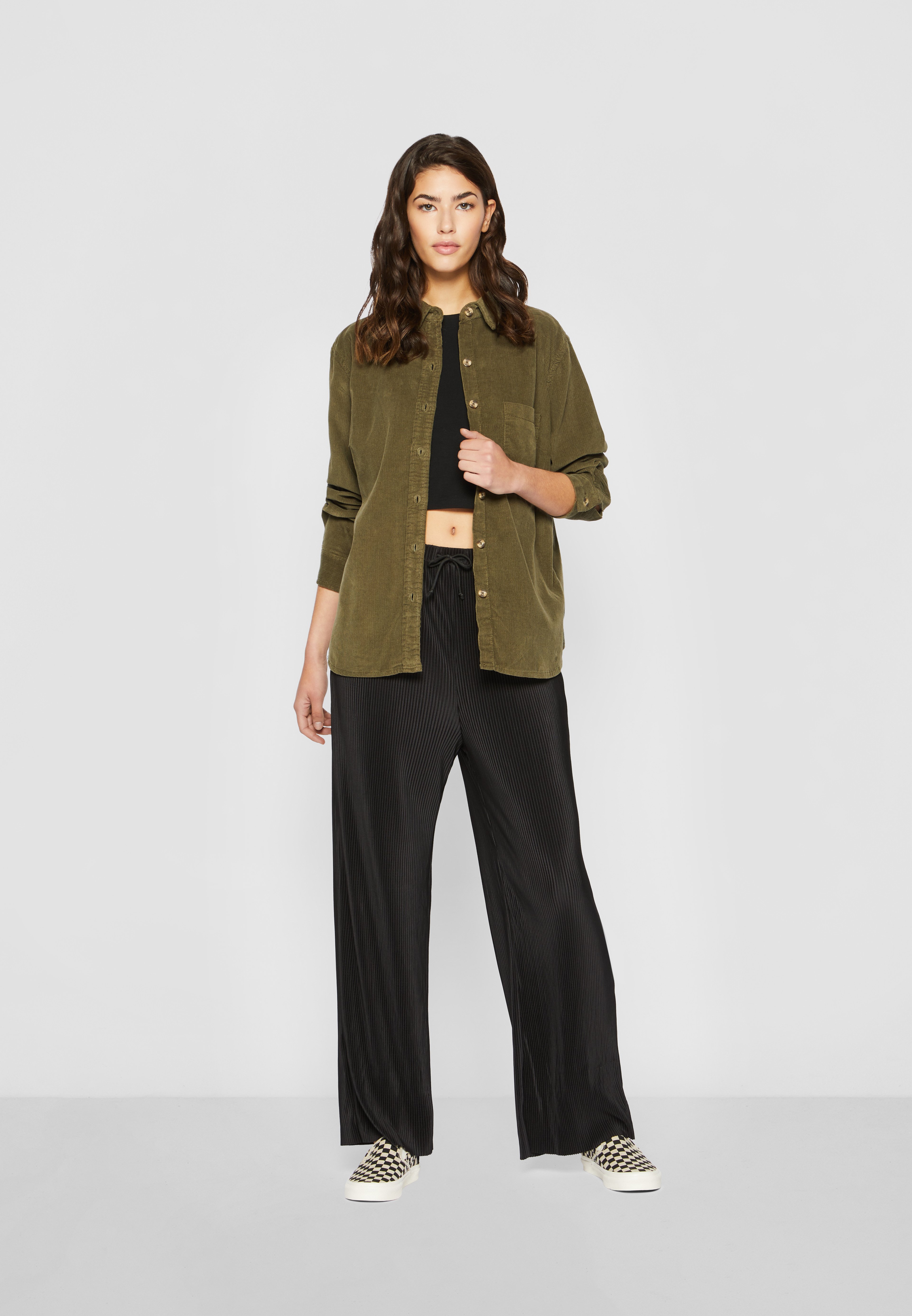 Urban Classics LADIES CORDUROY OVERSIZED SHIRT - Overhemdblouse -  olive/olijfgroen - Zalando.nl
