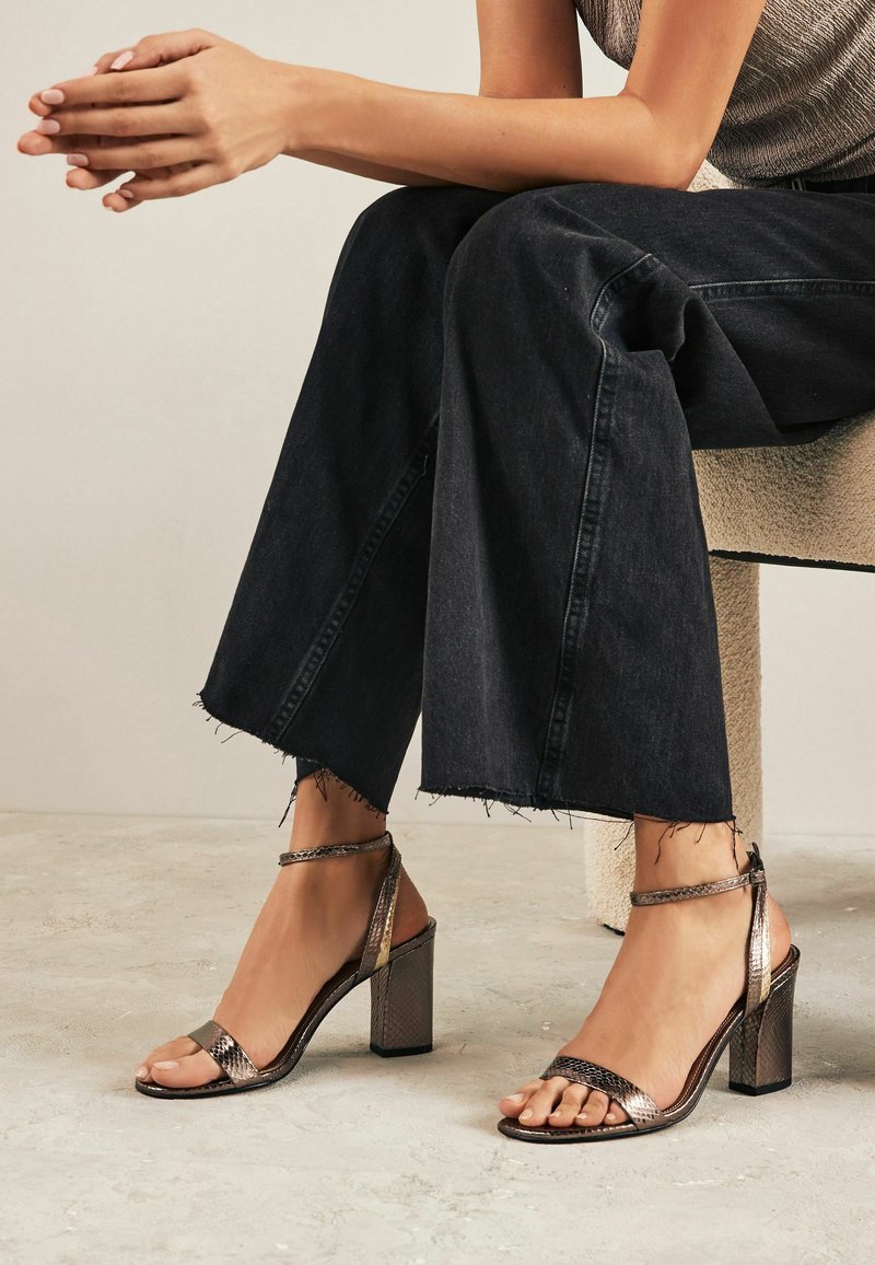 Next FOREVER COMFORT BLOCK REGULAR WIDE FIT - Sandaler - metallic