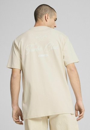 - T-shirt z nadrukiem