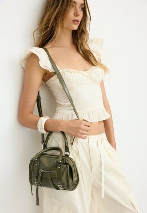 Stradivarius, ZIP-UP BOWLING SHOULDER BAG - Sac bandoulière - khaki