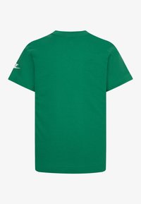 Nike Sportswear CLUB SEASONAL UNISEX - Potiskana majica - malachite