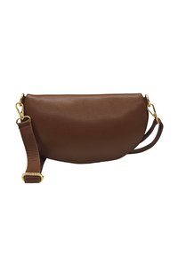 Sac bandoulière en cuir marron avec une surface texturée, un design circulaire, des accessoires en métal doré et une sangle réglable.