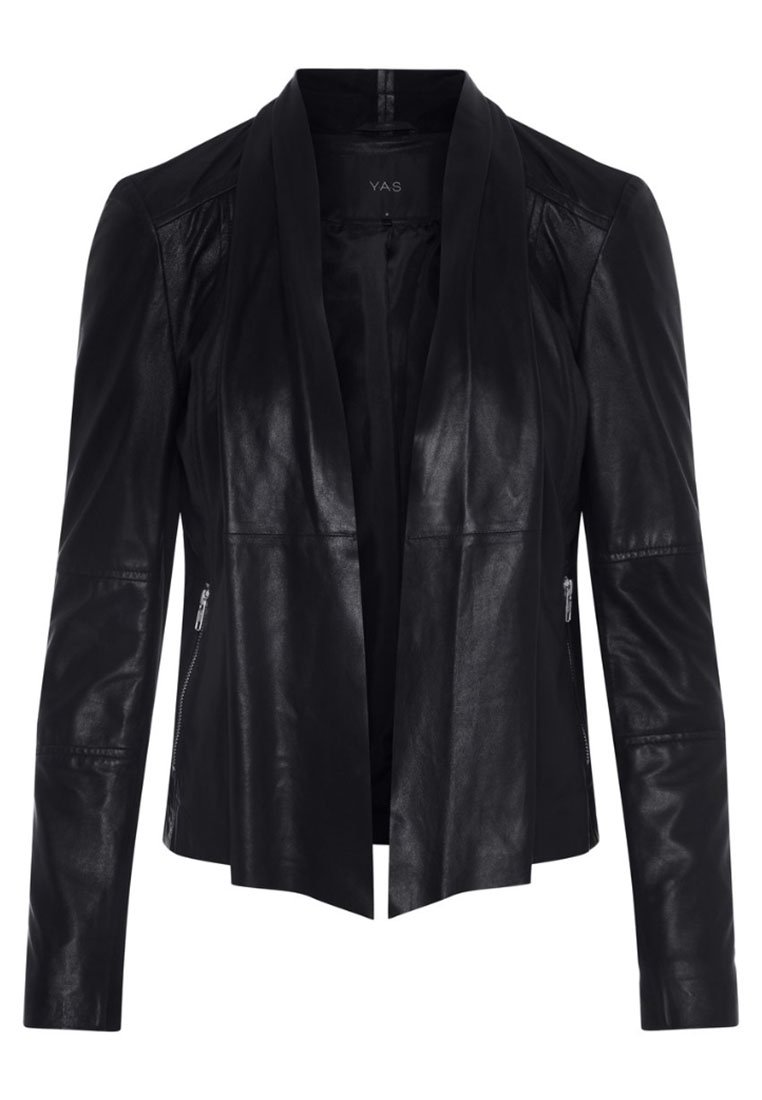 Veste en cuir noire pour femme avec ouverture devant, manches longues et poches latérales zippées.