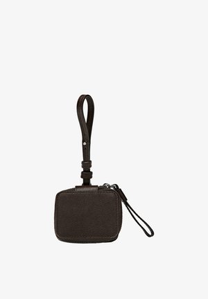 Piccola borsa in pelle marrone scuro con chiusura a cerniera e manico ad anello per trasporto o appendere.