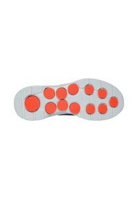 Suela de un zapato con una base blanca y almohadillas de tracción circulares naranjas, texturizadas para mayor agarre, y una ligera forma curvada.
