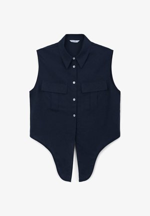 Ärmelloses, marineblaues Hemd mit Knopfleiste und spitzem Kragen, zwei Brusttaschen mit Klappen und asymmetrischem, geschwungenem Saum.