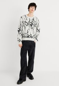 Weekday ASTRO LOOSE BAGGY  - Pantalon classique - washed black
