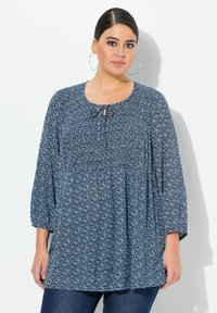 Ulla Popken ALLOVER PRINT SMOCKED  - Camicetta - marine