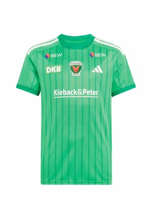 Camiseta deportiva verde con el logo de Fuchse Berlin, nombres de patrocinadores en blanco que incluyen Kieback & Peter, DKB, BEW y el logo de Adidas en la parte delantera.