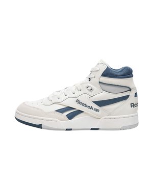 - Obuwie do biegania Turystyka