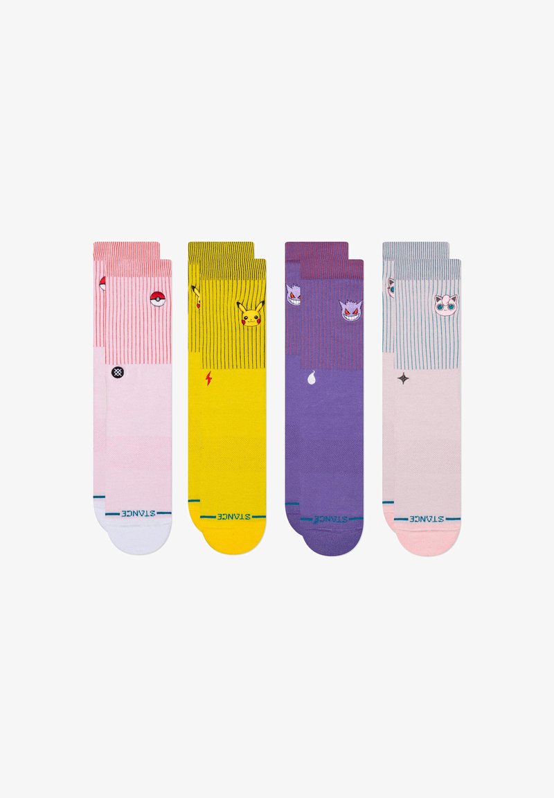 Cuatro pares de calcetines coloridos en rosa, amarillo, púrpura y rosa claro, cada uno con diferentes personajes de Pokémon y pequeños símbolos.