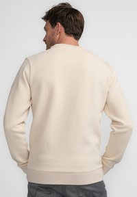 Thumbnail Image 3