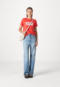 Levi's® THE PERFECT TEE - T-shirt imprimé - poppy red